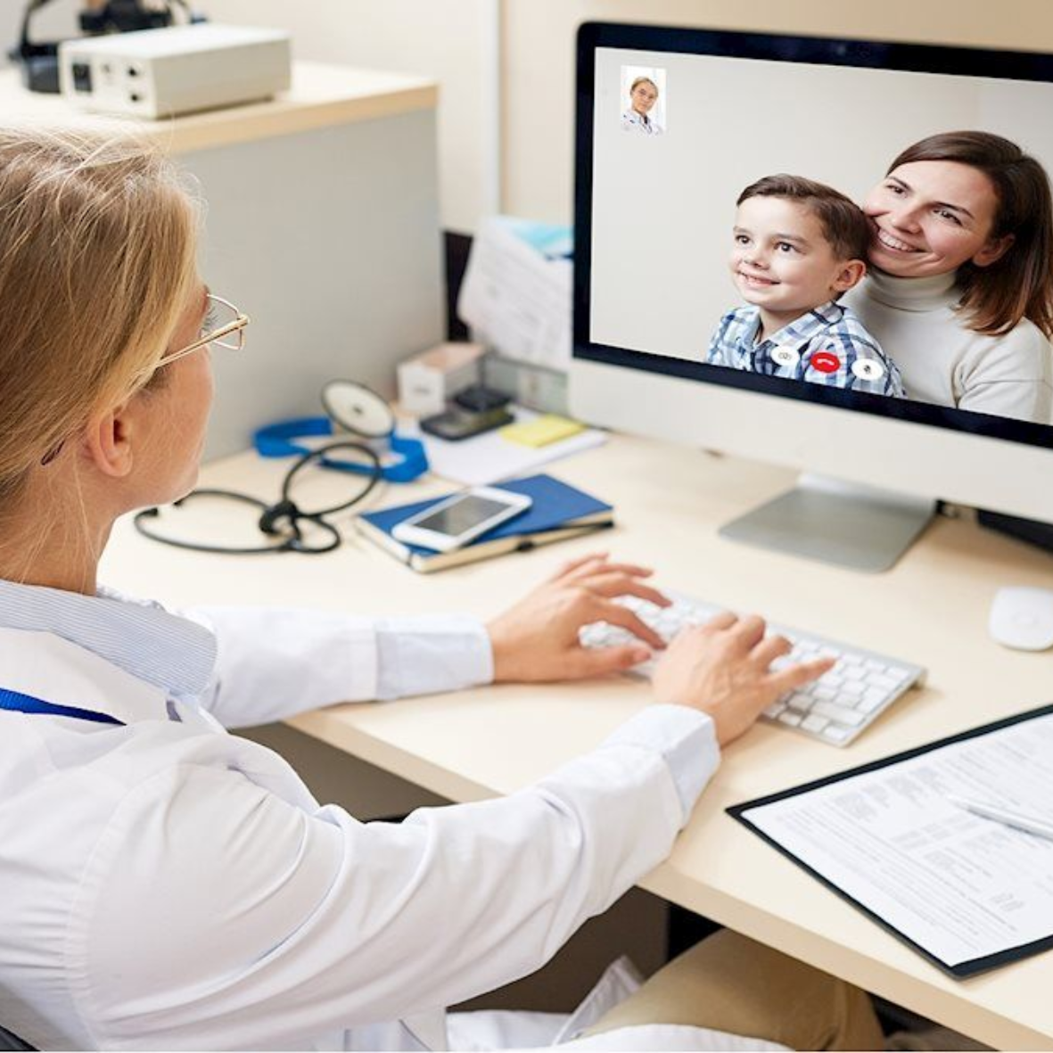 Khám online mẹ được kết nối trực tiếp với bác sĩ