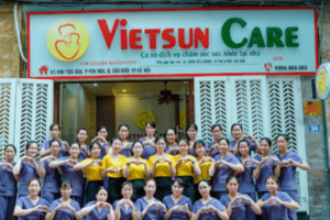 Tắm bé tại trung tâm chăm sóc sức khoẻ Vietsun Care
