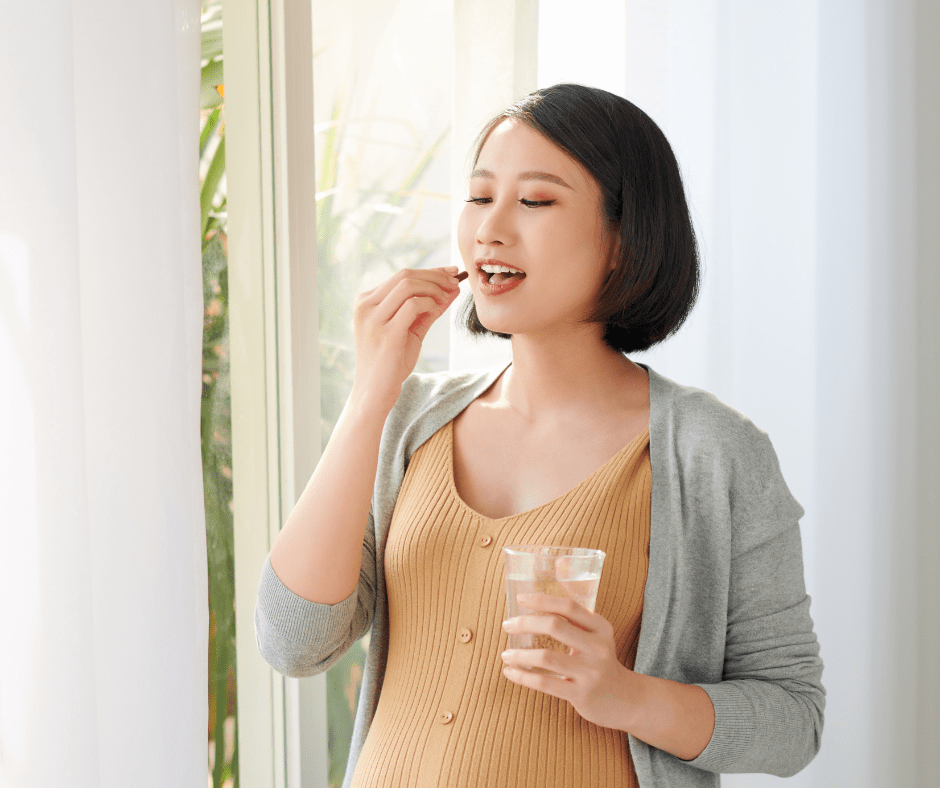 Bà bầu không nên uống sắt và canxi cùng lúc
