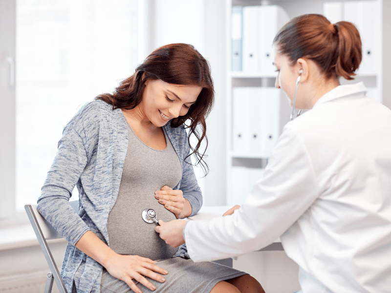 Mẹ bầu bổ sung sắt cần có sự tham khảo của bác sĩ