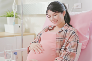 Góc giải đáp thắc mắc bà bầu nên uống dha vào lúc nào trong ngày