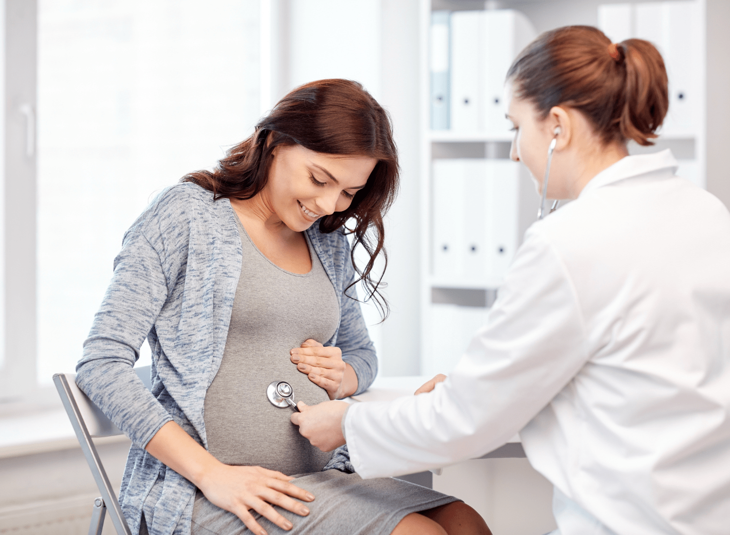Nên hỏi ý kiến bác sĩ về hàm lượng acid folic bổ sung