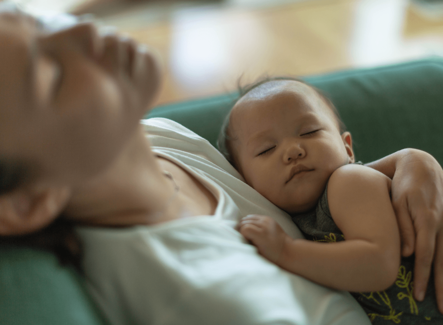 Phụ nữ sau sinh cần một lượng canxi lớn